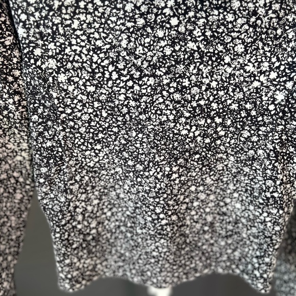 Lululemon Athletica - Picture 14 of 14